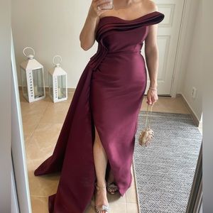 Nicole Bakti gown